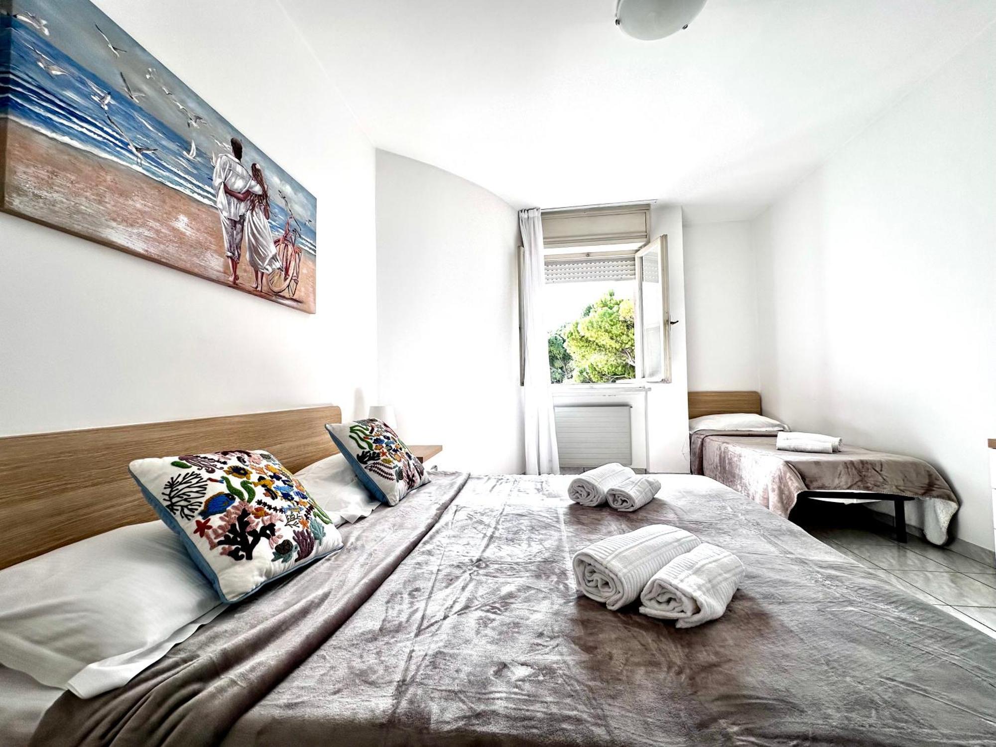 Sunny Apartment By The Beach *